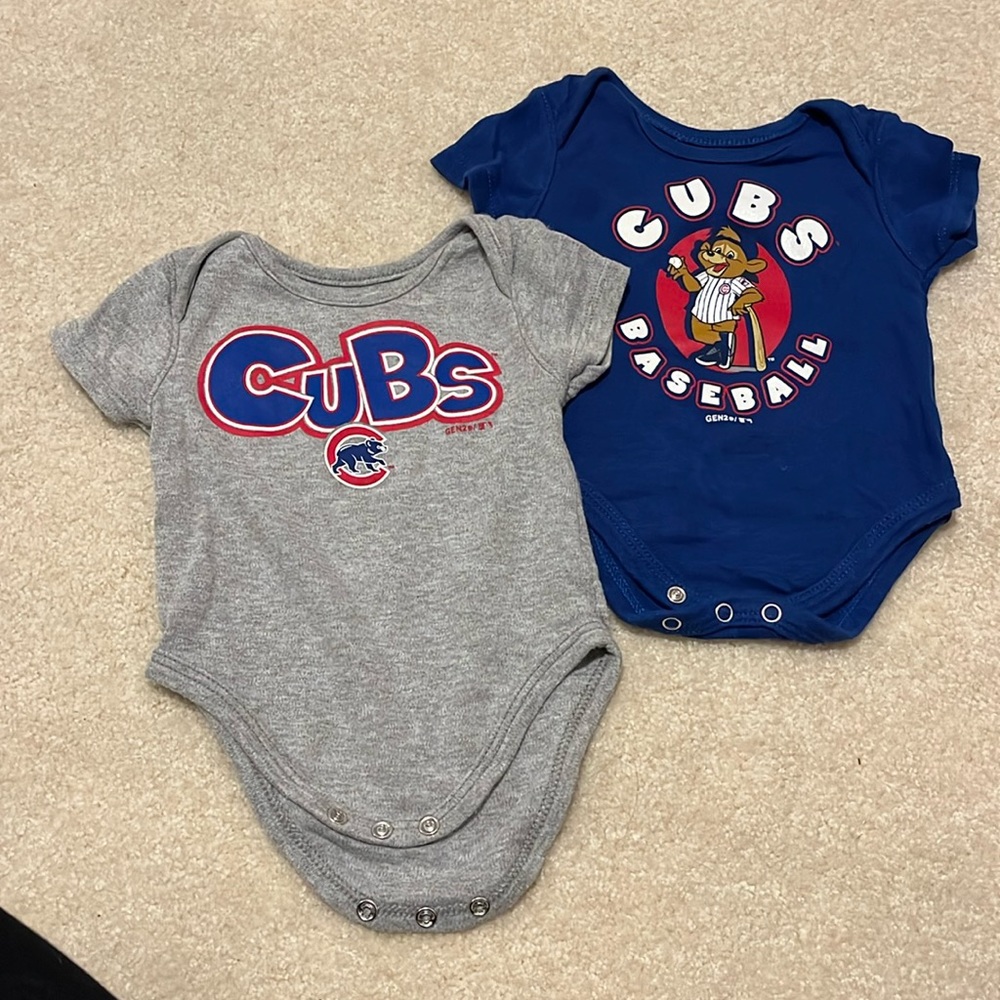 Chicago Cubs, onesies, 0-3mos., never been worn!